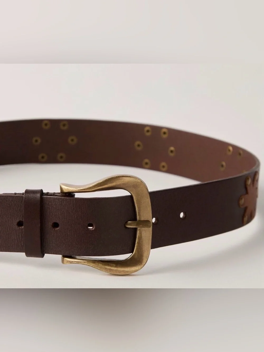 Free People Sonny Studded Belt. NWT. Bitter bark